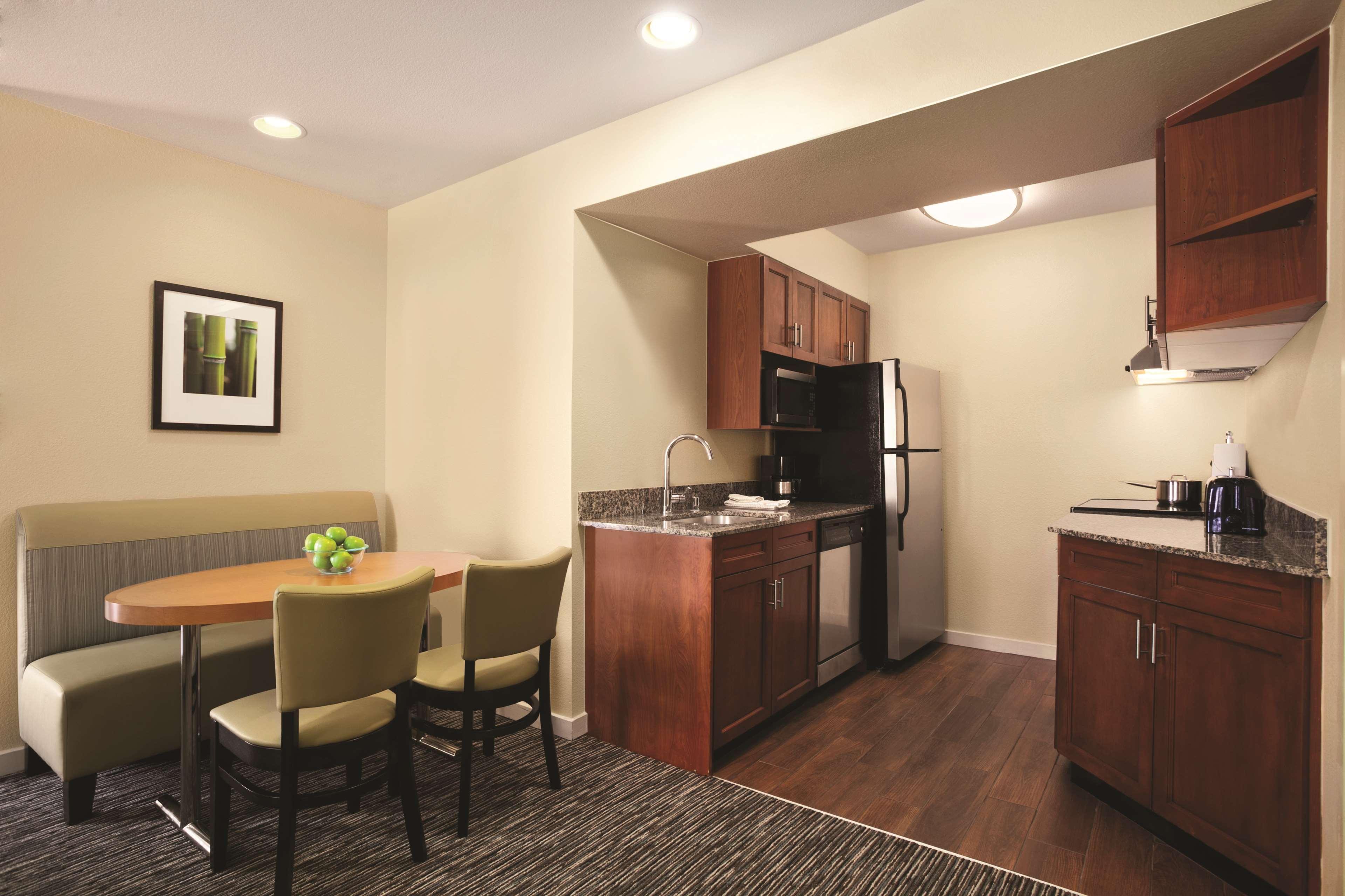 Hyatt House Pleasanton Hotel Exterior photo