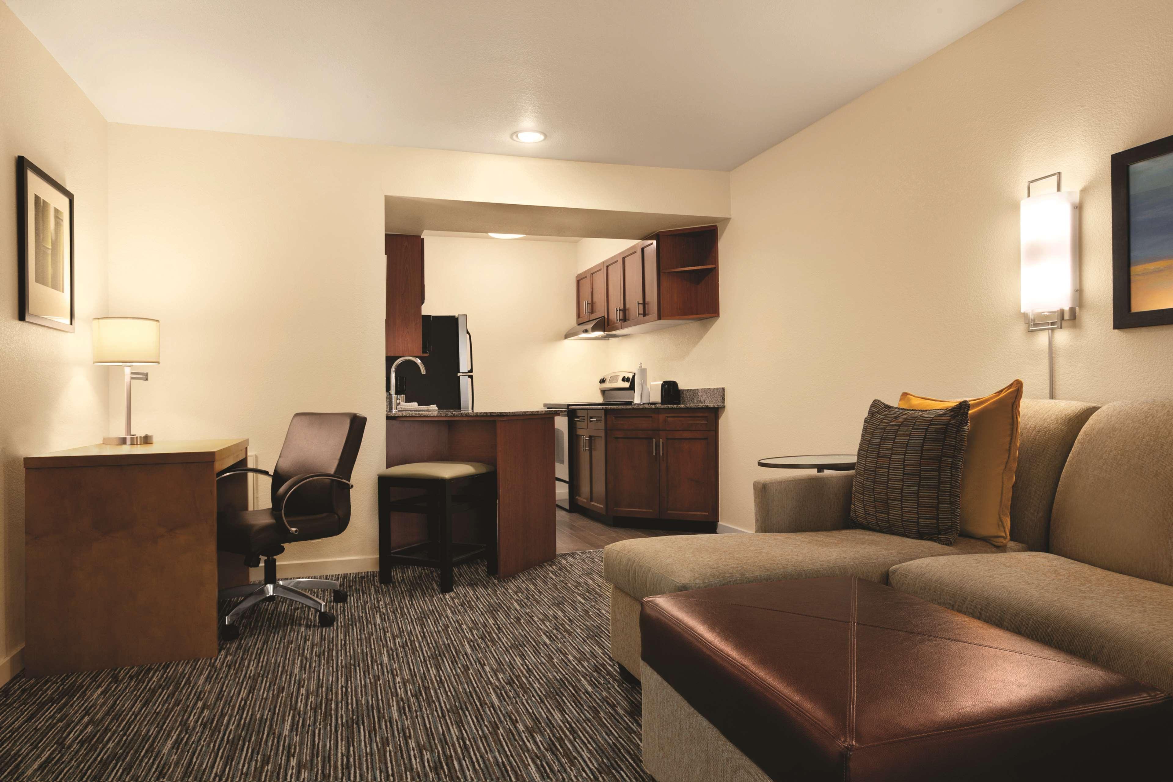 Hyatt House Pleasanton Hotel Exterior photo